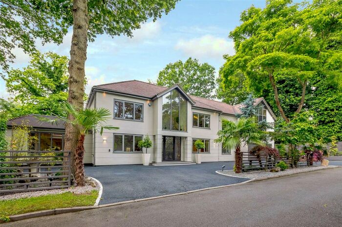 6 Bedroom Country House For Sale In Lower Plantation, Loudwater, Rickmansworth, Hertfordshire, WD3