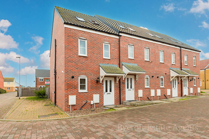 3 Bedroom End Of Terrace House For Sale In Marler Close, Bradwell, Great Yarmouth, NR31
