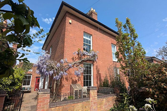 3 Bedroom Semi Detached House For Sale In Wrexham Villa, Boughton Street, St. John's, Worcester., WR2