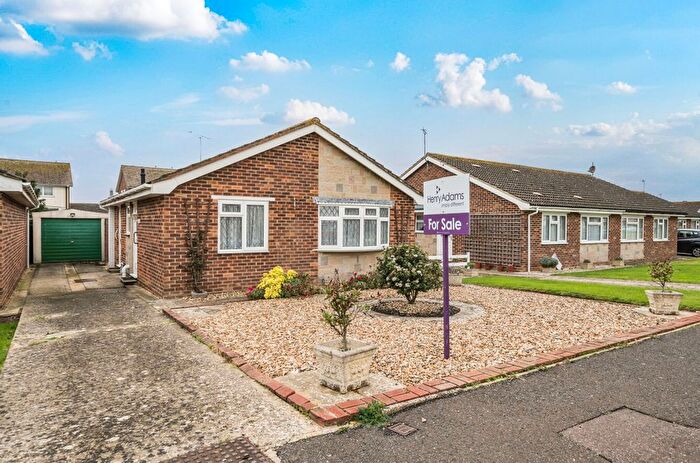 2 Bedroom Detached Bungalow For Sale In Harcourt Way, Selsey, PO20