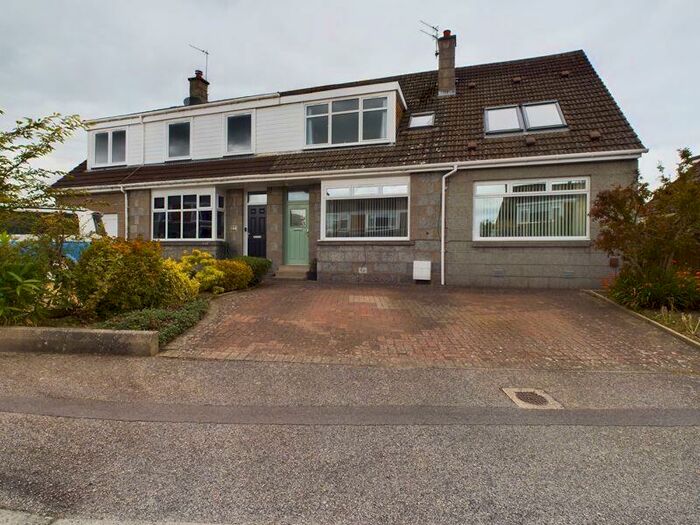 4 Bedroom Semi-Detached House For Sale In Airyhall Gardens, Aberdeen, AB15