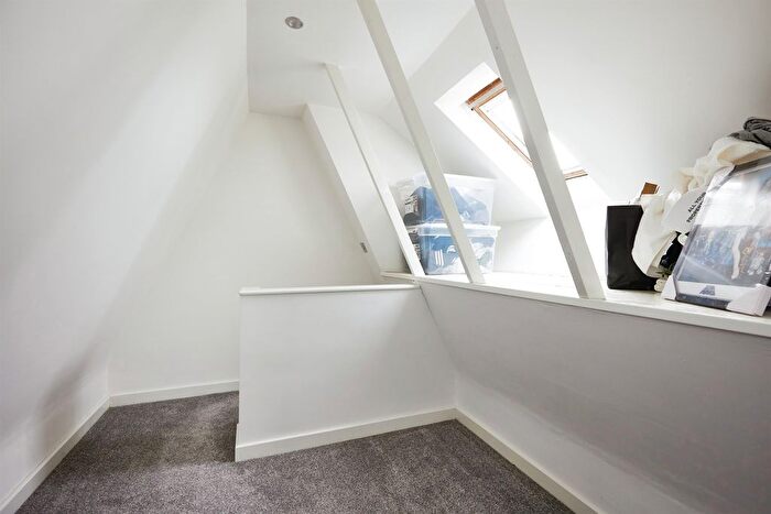 1 Bedroom Flat For Sale In Blackmore Road, Shaftesbury, SP7