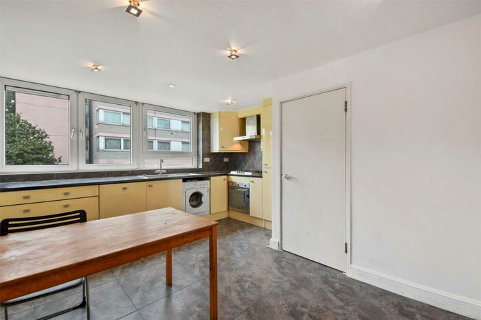 3 Bedroom Flat To Rent In Haverstock Road, Kentish Town, London, NW5