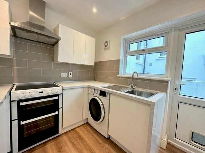 2 Bedroom Flat To Rent In Bear Road, Brighton, BN2