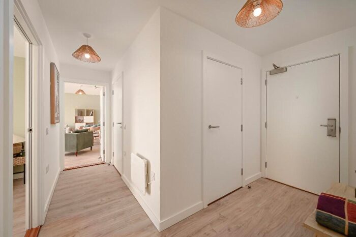2 Bedroom Apartment To Rent In Stead's Place, Edinburgh, EH6