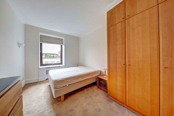 2 Bedroom Flat To Rent In Belvedere Road, London, SE1
