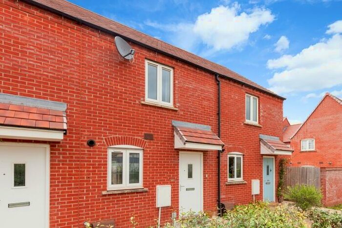 2 Bedroom Terraced House To Rent In Fontwell Road Bicester, OX26