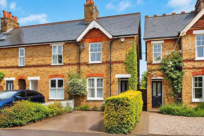 3 Bedroom End Of Terrace House For Sale In Duncombe Road, Bengeo, SG14