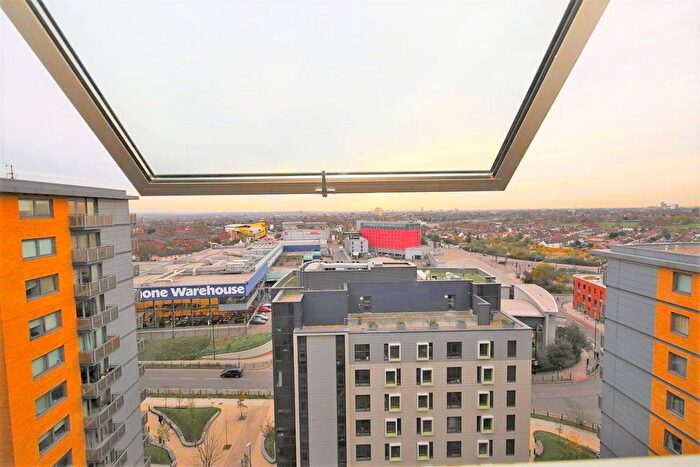 2 Bedroom Flat To Rent In Trentham Court, Victoria Road, North Acton, W3