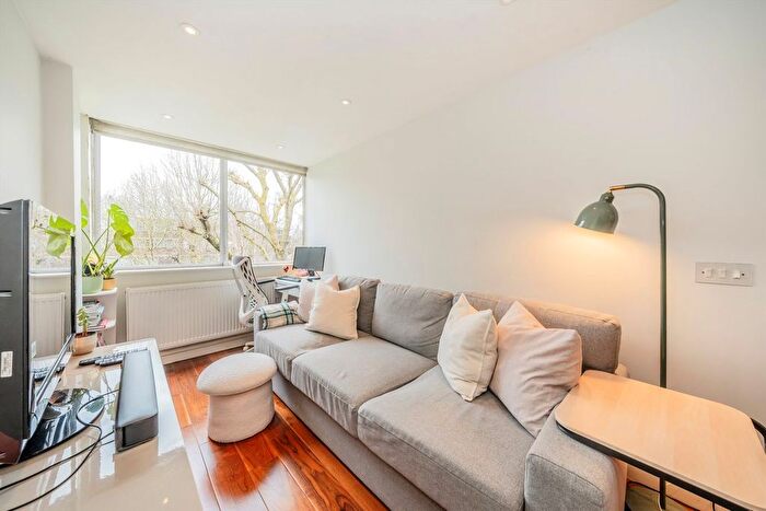 1 Bedroom Flat To Rent In Hurstway Walk, Hurstway Walk, W11