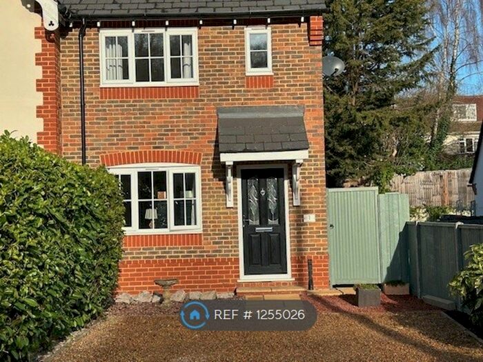 2 Bedroom Semi-Detached House To Rent In Willowbank, Marlow, SL7