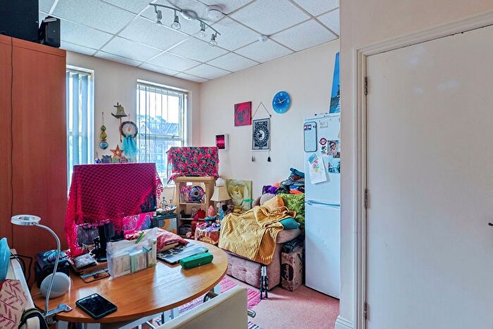 1 Bedroom Flat For Sale In Christchurch Road, Bournemouth, Dorset, BH1