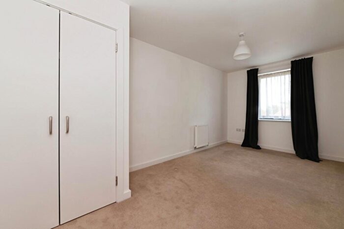2 Bedroom Flat For Sale In Carnarvon Road, Southend-on-Sea, Essex, SS2