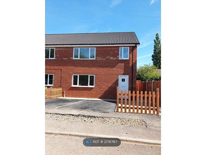 3 Bedroom Semi-Detached House To Rent In Braithwaites Close, Barnetby, DN38