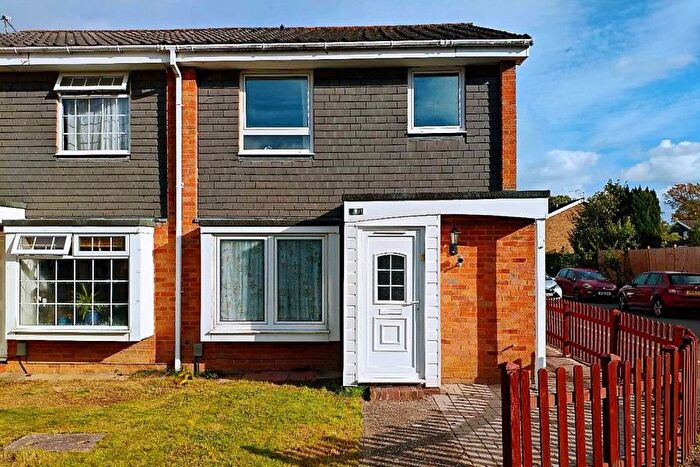 3 Bedroom Property To Rent In Japonica Close, Woking, GU21