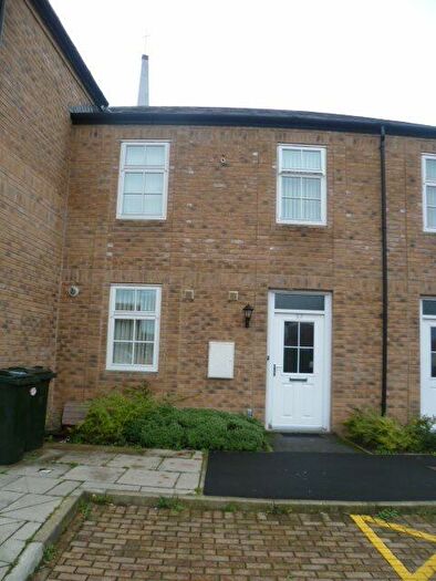 3 Bedroom Terraced House To Rent In Littlelands, Bingley, Bradford, BD16