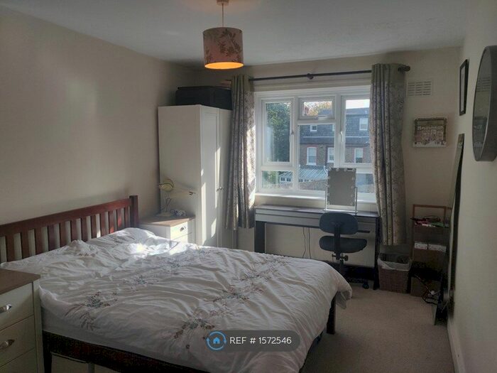 1 Bedroom Flat To Rent In Sarsfeld Road, London, SW12