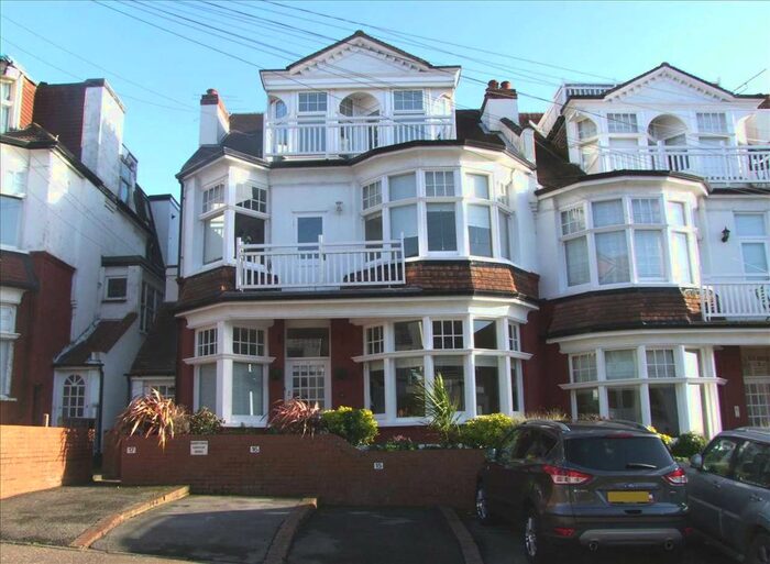 2 Bedroom Flat To Rent In Palmeira Avenue, Westcliff-On-Sea, SS0