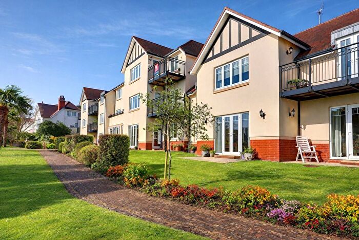 2 Bedroom Flat For Sale In Northfield Road, Minehead, TA24