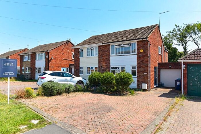 3 Bedroom Semi-Detached House For Sale In Burstellars, St. Ives, PE27