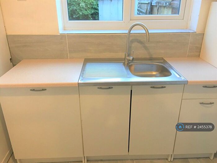 3 Bedroom Terraced House To Rent In Rowditch Ln, Battersea, SW11