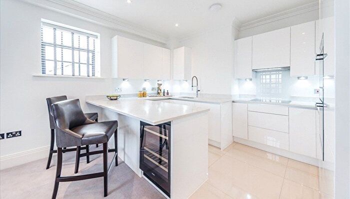 2 Bedroom Flat To Rent In Rainville Road, London, W6