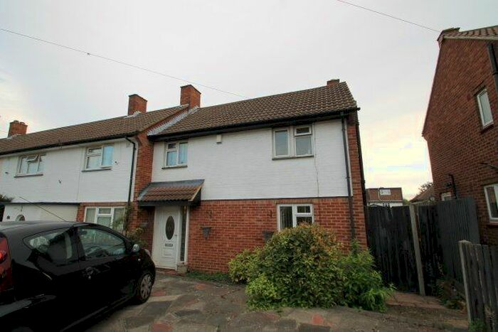 3 Bedroom Property To Rent In Brow Crescent, Orpington BR5