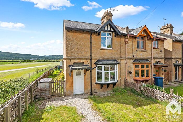 3 Bedroom End Terrace House For Sale In Station Cottages, Toddington, GL54