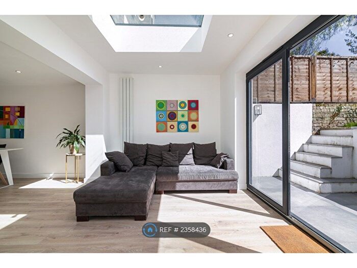 3 Bedroom Flat To Rent In Iverson Road, London, NW6