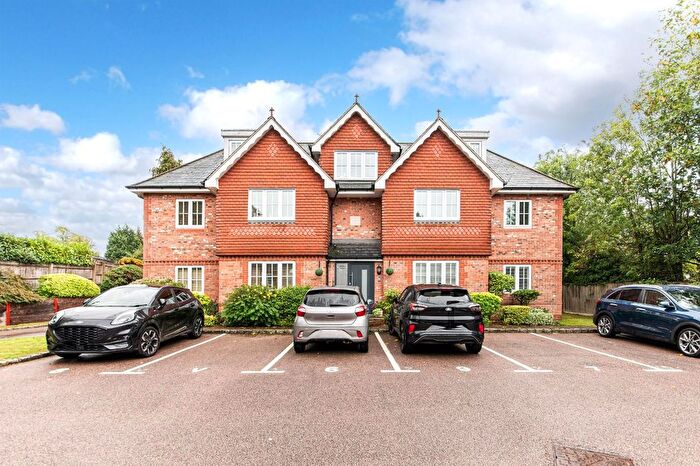 2 Bedroom Flat For Sale In Highdown Close, Banstead, SM7
