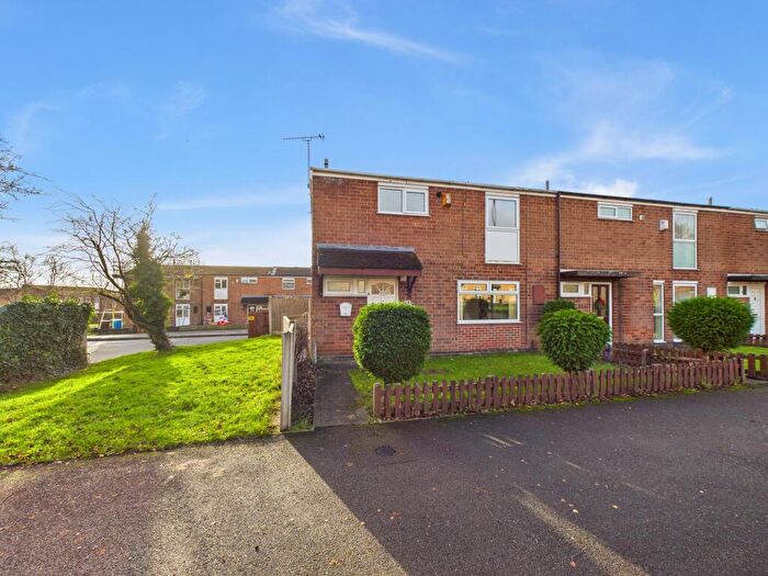 3 Bedroom End Of Terrace House For Sale In Grampian Way, Sinfin, DE24