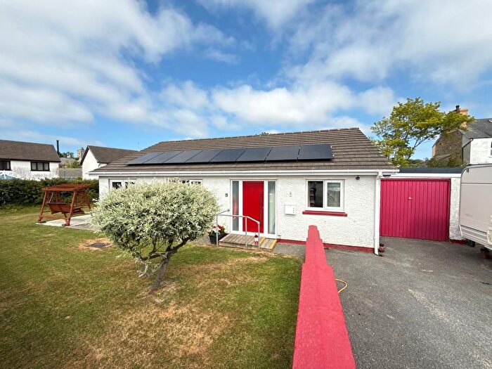 3 Bedroom Bungalow For Sale In Pine Grove, Llanarth, SA47