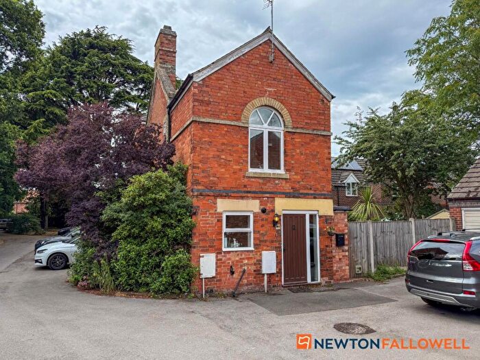 2 Bedroom Detached House For Sale In Winthorpe Road, Newark, NG24