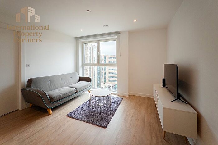 2 Bedroom Flat To Rent In The Boathouse Apartments, Ottinger Close, Salford, M50