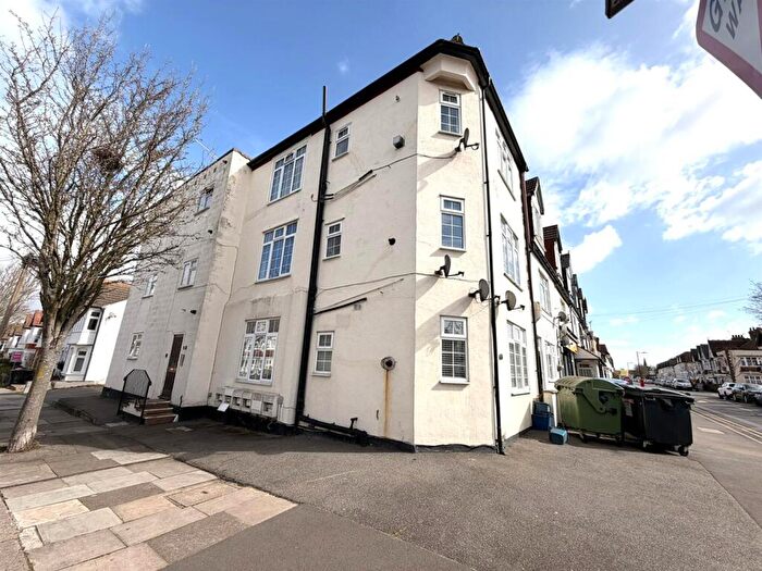 1 Bedroom Flat For Sale In Pall Mall, Leigh-On-Sea, SS9