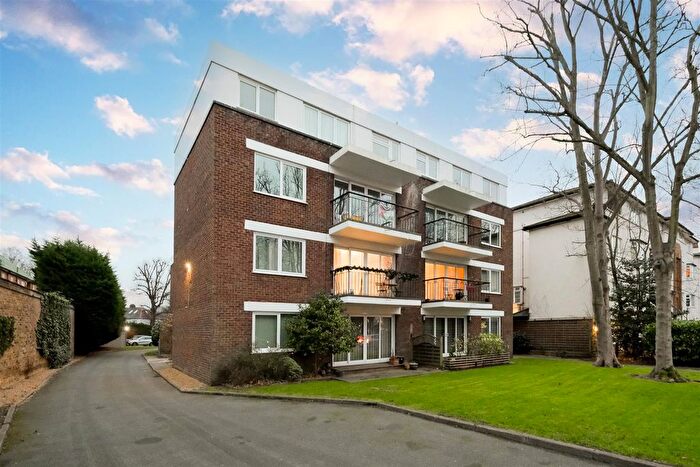 1 Bedroom Flat To Rent In Woodford Road, London, E18