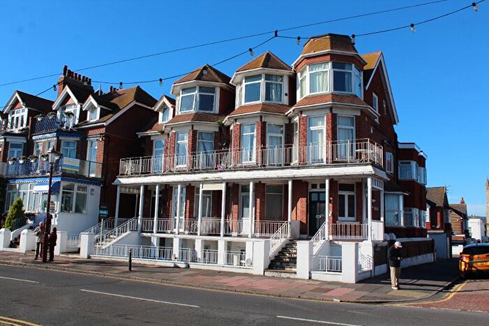 Flat To Rent In Royal Parade, Eastbourne, East Sussex, BN22