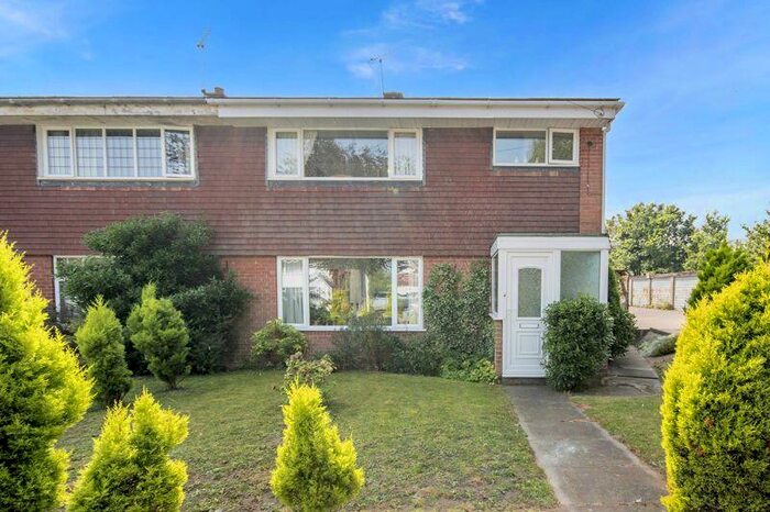 3 Bedroom Semi-Detached House For Sale In Pilgrim Close, Ranby, Retford, DN22