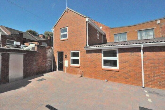 2 Bedroom Property To Rent In Oakley Street, Northampton, NN1