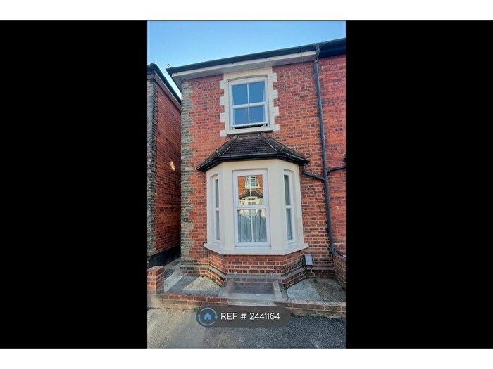 3 Bedroom Semi-Detached House To Rent In Acacia Road, Guildford, GU1