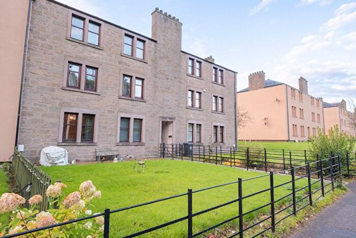 2 Bedroom Flat To Rent In Strathmore Avenue, Dundee, DD3
