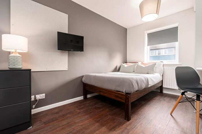 6 Bedroom House To Rent In Church Street, Nottingham, NG7