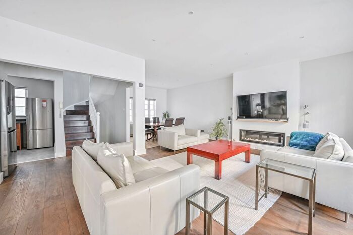 5 Bedroom Mews To Rent In Eaton Mews North, Belgravia, London, SW1X