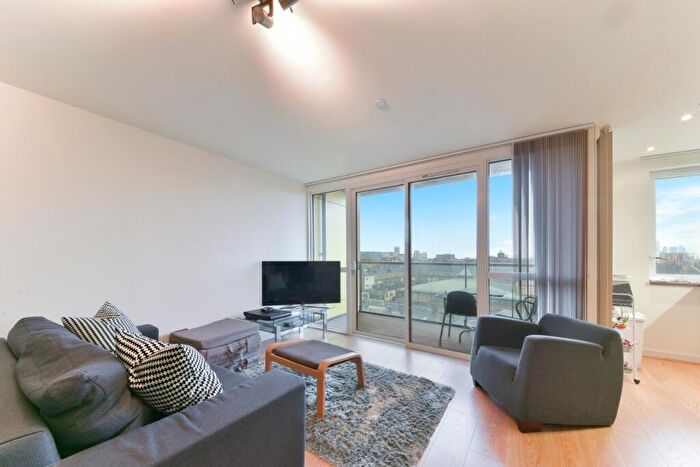 1 Bedroom Flat To Rent In Hay Currie Street, Poplar, London, E14