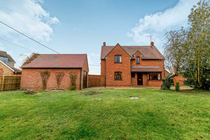 4 Bedroom Detached House To Rent In Church Close, Newton Purcell, MK18