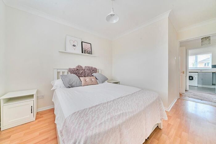 2 Bedroom Flat To Rent In Tarn Howes Close, Thatcham, RG19