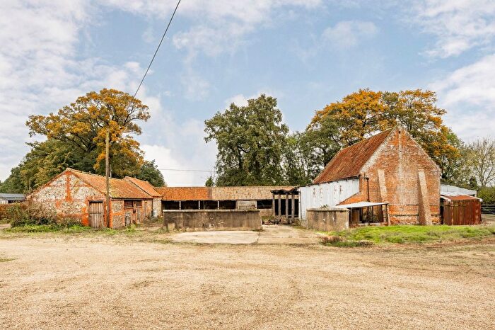 6 Bedroom Barn Conversion For Sale In Church Street, Bradenham, Norfolk, IP25