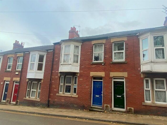 4 Bedroom Private Hall To Rent In Providence Row, Claypath, Durham City, DH1