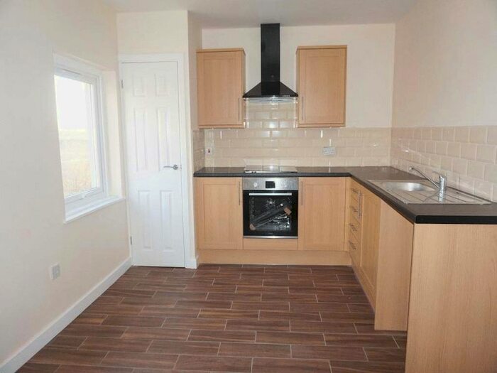 2 Bedroom Flat To Rent In Park Street, Fenton, Stoke-On-Trent, ST4