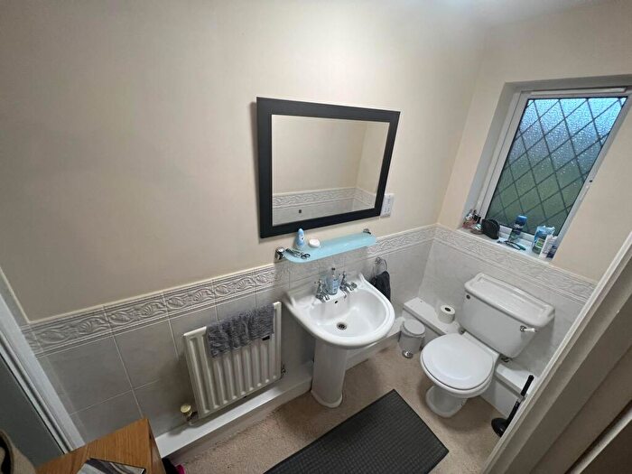 5 Bedroom House To Rent In Easby Abbey, MK41
